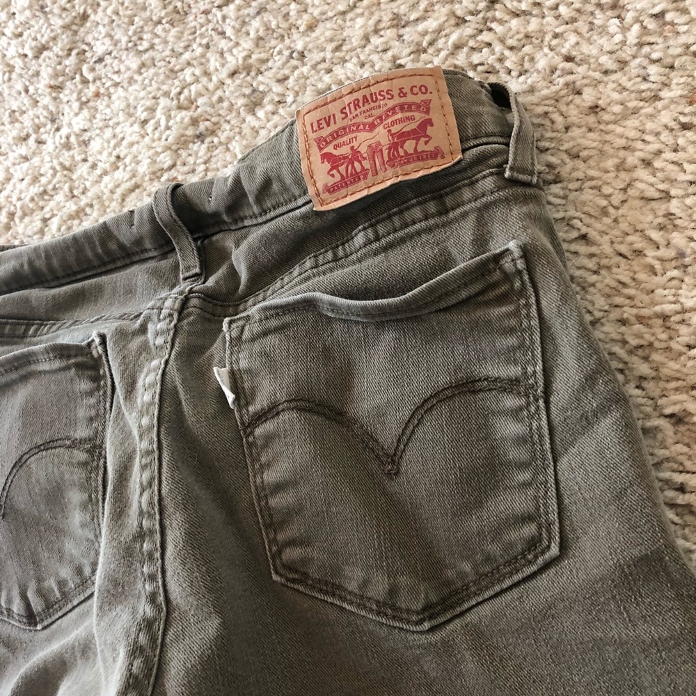 Levi’s 711 olive skinny jeans
